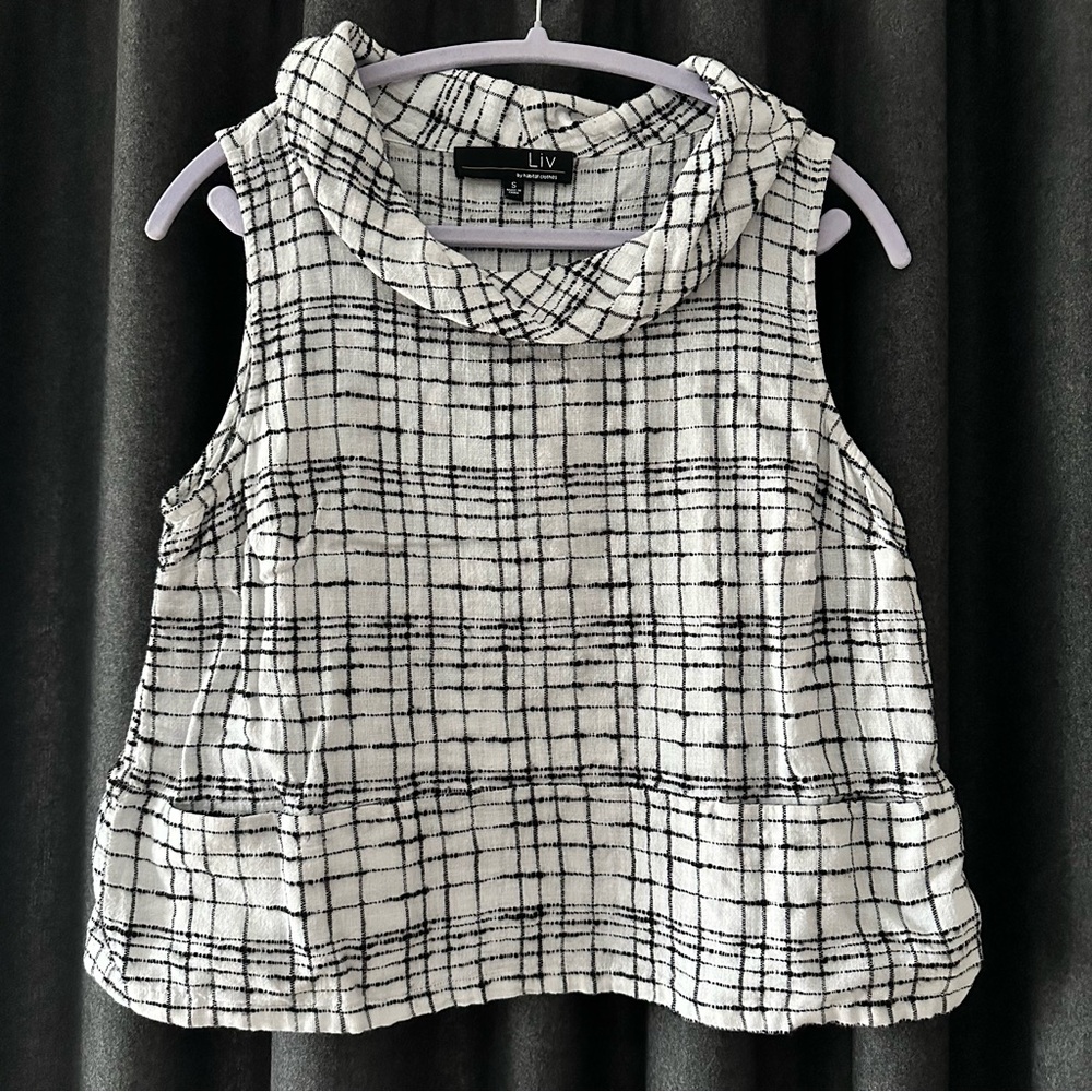 LIV Women's Black and White Grid Top Small